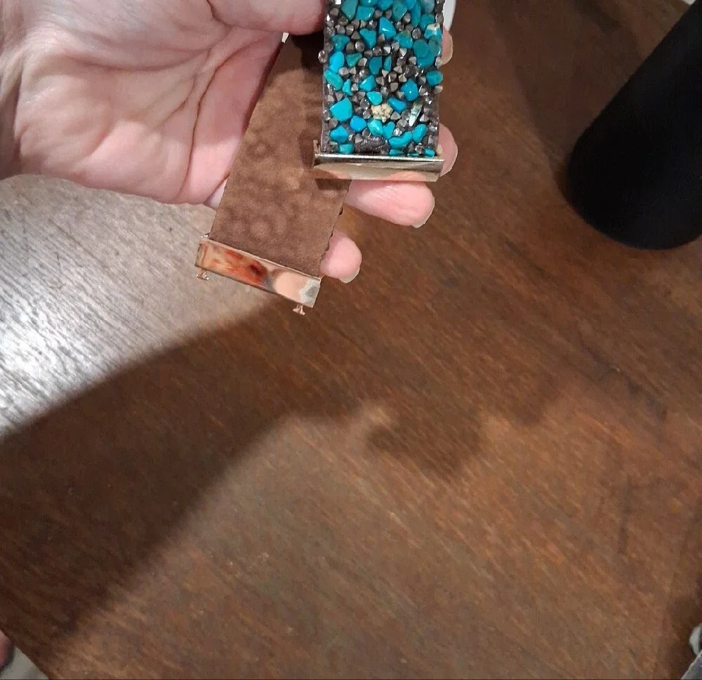 The Unbranded Brand stylish turquoise